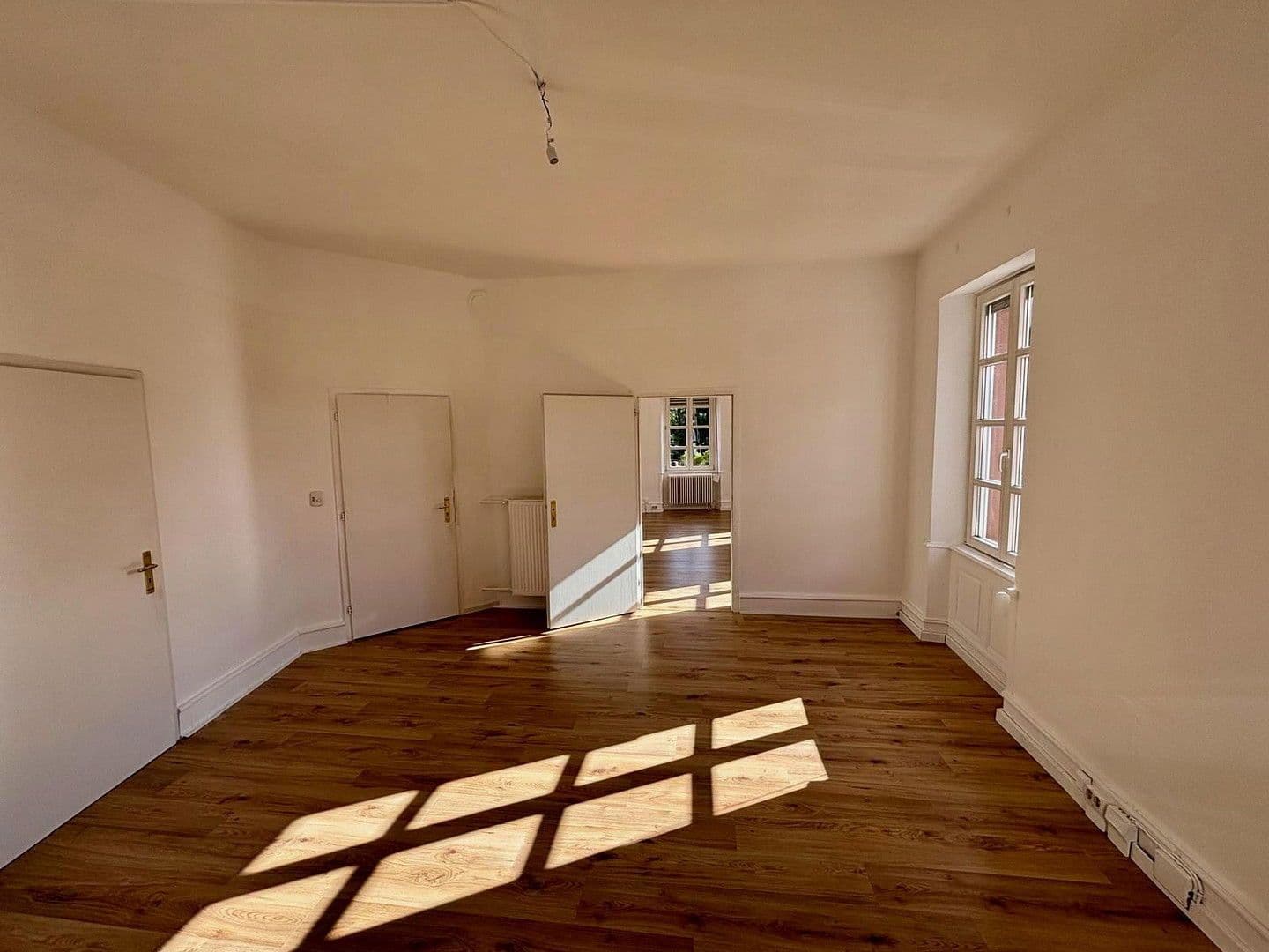 Prenájom bytu 6-izbový 154 m², Prof.-Nägle-Platz 2, Annweiler am Trifels, Porýnie-Falcko Prenájom bytu 6-izbový 154 m², Prof.-Nägle-Platz 2, Annweiler am Trifels, Porýnie-Falcko