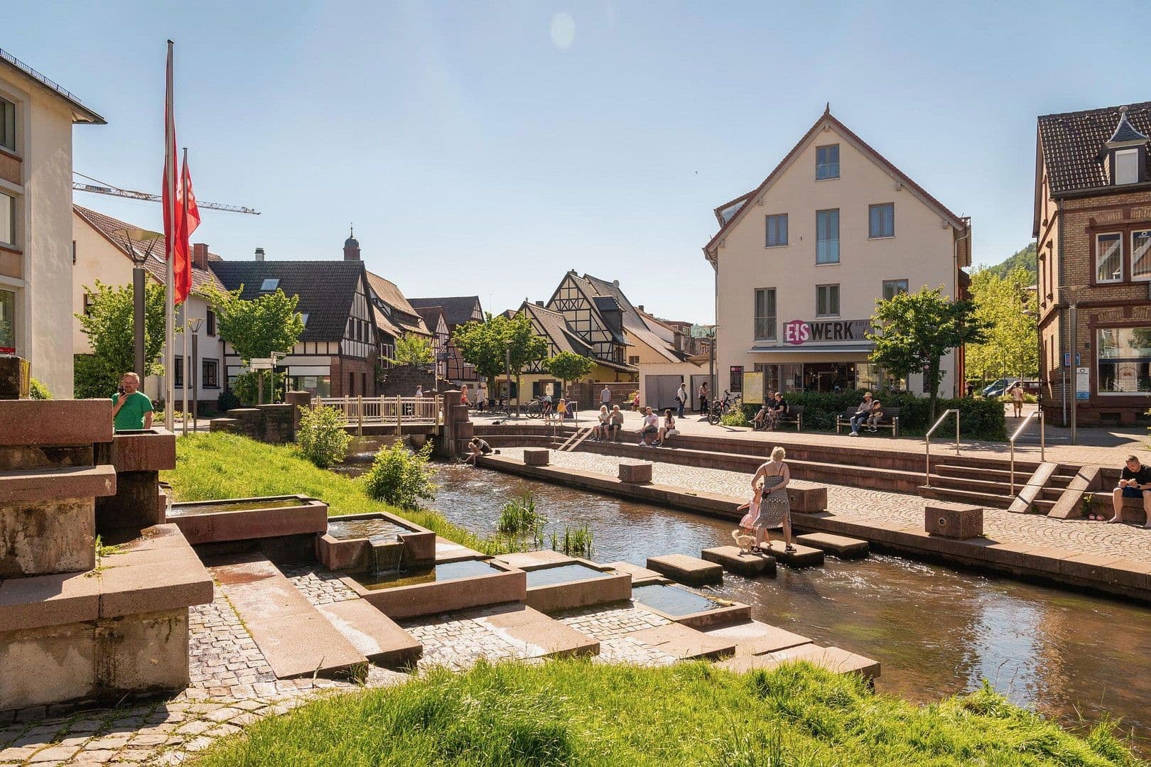 Prenájom bytu 6-izbový 154 m², Prof.-Nägle-Platz 2, Annweiler am Trifels, Porýnie-Falcko Prenájom bytu 6-izbový 154 m², Prof.-Nägle-Platz 2, Annweiler am Trifels, Porýnie-Falcko