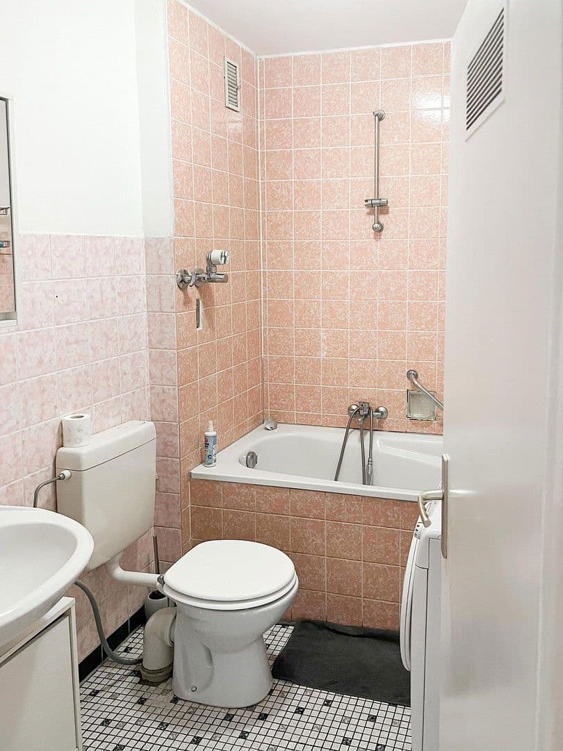 Prenájom bytu 3-izbový 74 m², Bürger-Meister-Diehl Str. 29, Eisenberg (Pfalz), Porýnie-Falcko Prenájom bytu 3-izbový 74 m², Bürger-Meister-Diehl Str. 29, Eisenberg (Pfalz), Porýnie-Falcko