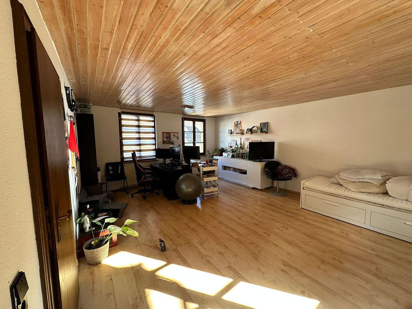 Prenájom bytu 3-izbový 145 m², Stockach, Bádensko-Wurttembersko Prenájom bytu 3-izbový 145 m², Stockach, Bádensko-Wurttembersko