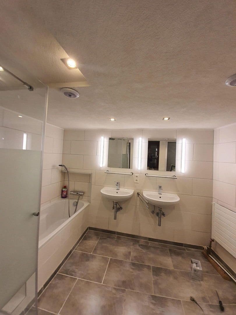 Prenájom bytu 3-izbový 145 m², Stockach, Bádensko-Wurttembersko Prenájom bytu 3-izbový 145 m², Stockach, Bádensko-Wurttembersko