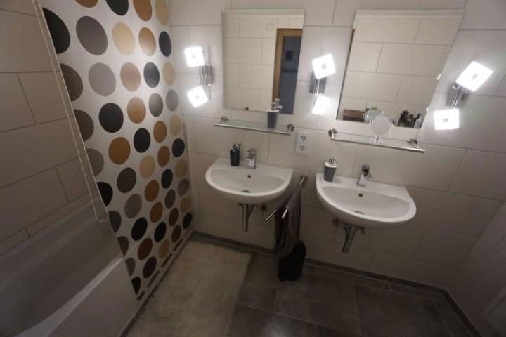 Prenájom bytu 3-izbový 145 m², Stockach, Bádensko-Wurttembersko Prenájom bytu 3-izbový 145 m², Stockach, Bádensko-Wurttembersko