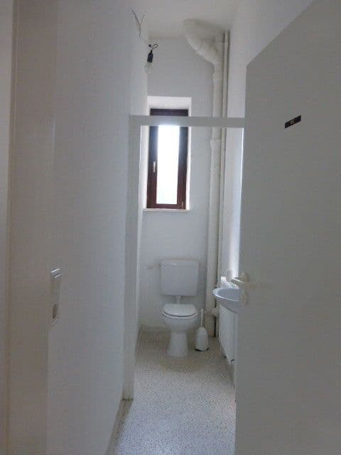 Prenájom bytu 4-izbový 120 m², Douglasstr. 6, Karlsruhe, Bádensko-Wurttembersko Prenájom bytu 4-izbový 120 m², Douglasstr. 6, Karlsruhe, Bádensko-Wurttembersko