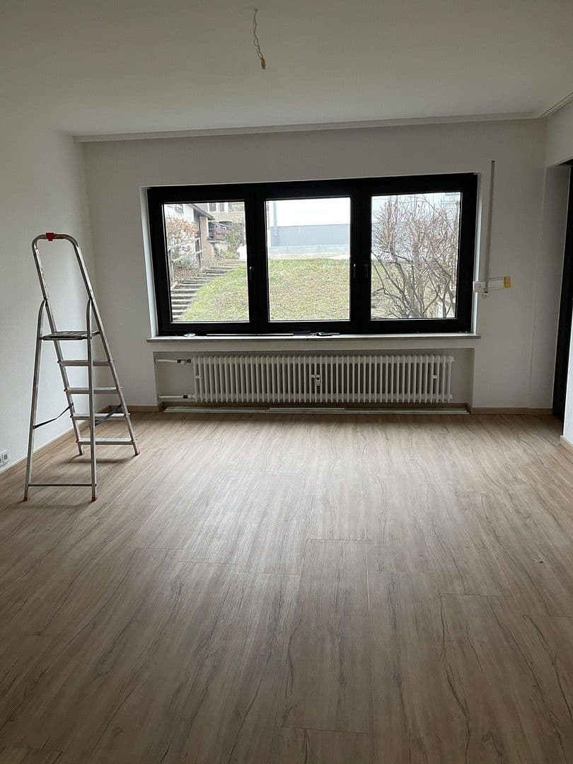 Prenájom bytu 3-izbový 120 m², Neustädter Str. 23, Diespeck, Bavorsko Prenájom bytu 3-izbový 120 m², Neustädter Str. 23, Diespeck, Bavorsko