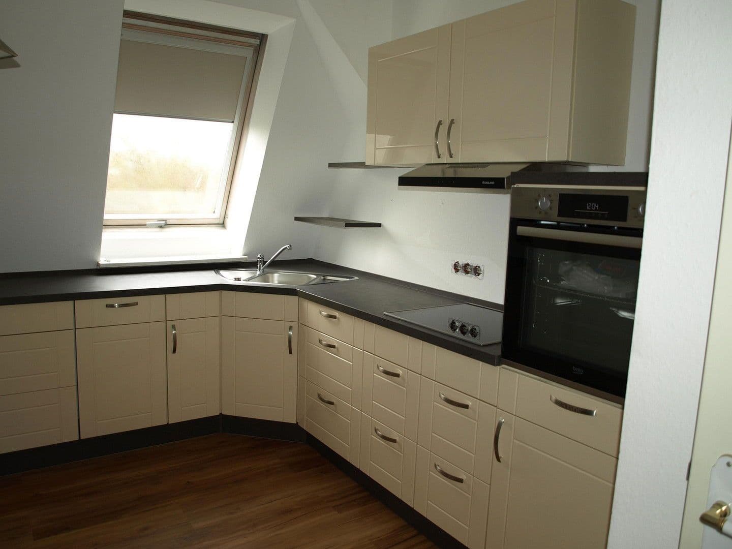 Prenájom bytu 3-izbový 101 m², Stubenrauchstr. 65, Zossen, Brandenbursko Prenájom bytu 3-izbový 101 m², Stubenrauchstr. 65, Zossen, Brandenbursko