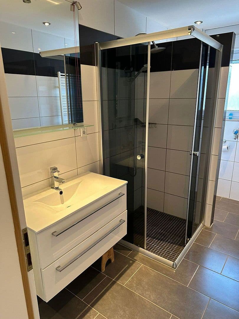 Prenájom bytu 3-izbový 85 m², Am Emmersberg 43, Saarbrücken, Sársko Prenájom bytu 3-izbový 85 m², Am Emmersberg 43, Saarbrücken, Sársko