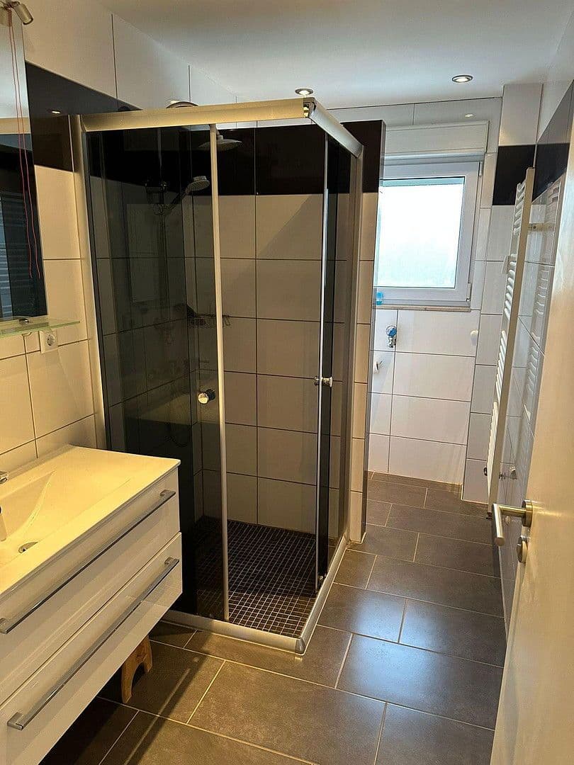 Prenájom bytu 3-izbový 85 m², Am Emmersberg 43, Saarbrücken, Sársko Prenájom bytu 3-izbový 85 m², Am Emmersberg 43, Saarbrücken, Sársko