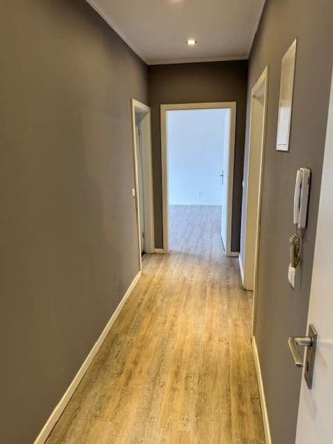 Prenájom bytu 3-izbový 85 m², Am Emmersberg 43, Saarbrücken, Sársko Prenájom bytu 3-izbový 85 m², Am Emmersberg 43, Saarbrücken, Sársko