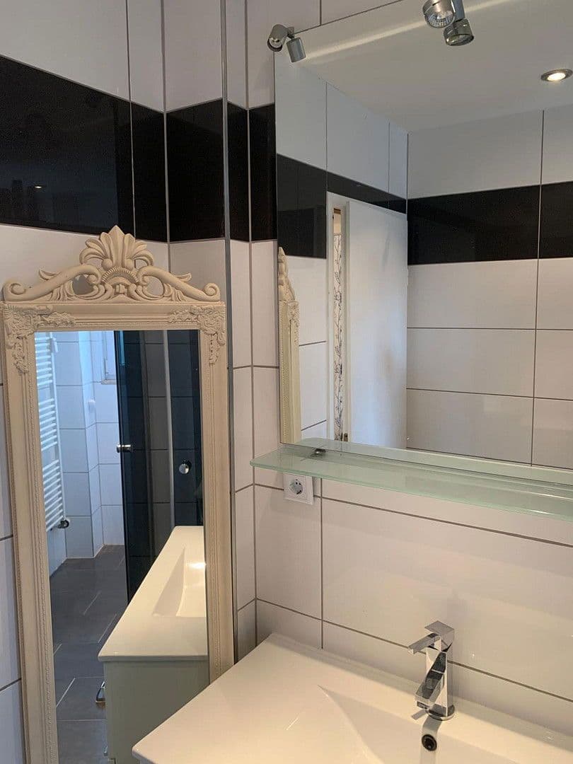 Prenájom bytu 3-izbový 85 m², Am Emmersberg 43, Saarbrücken, Sársko Prenájom bytu 3-izbový 85 m², Am Emmersberg 43, Saarbrücken, Sársko