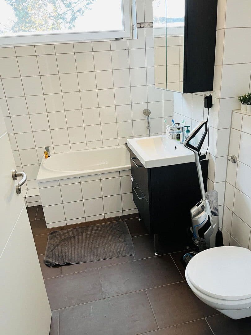 Prenájom bytu 3-izbový 86 m², Machonstraße 44, Berlin, Berlín Prenájom bytu 3-izbový 86 m², Machonstraße 44, Berlin, Berlín