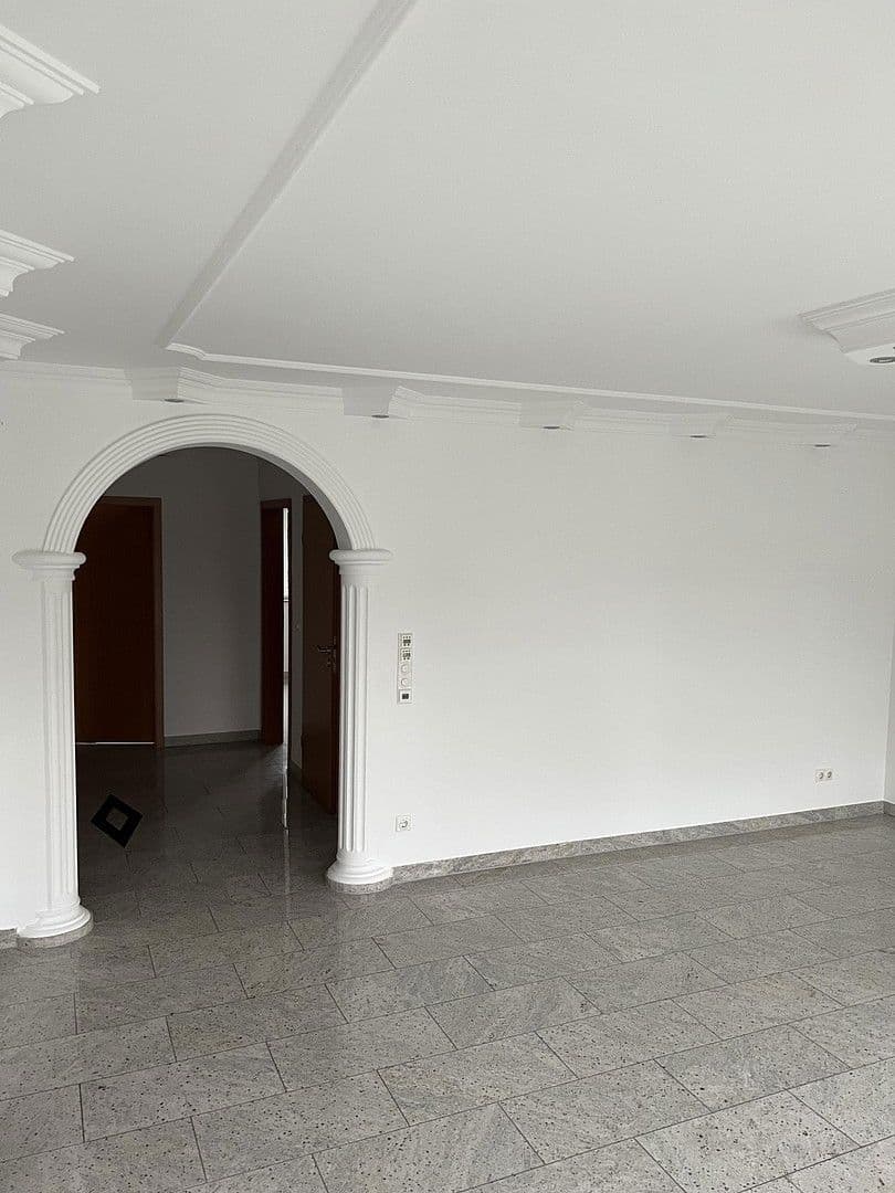 Prenájom bytu 3-izbový 83 m², Köln, Severné Porýnie - Westfálsko Prenájom bytu 3-izbový 83 m², Köln, Severné Porýnie - Westfálsko