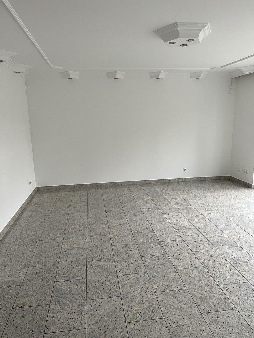 Prenájom bytu 3-izbový 83 m², Köln, Severné Porýnie - Westfálsko Prenájom bytu 3-izbový 83 m², Köln, Severné Porýnie - Westfálsko