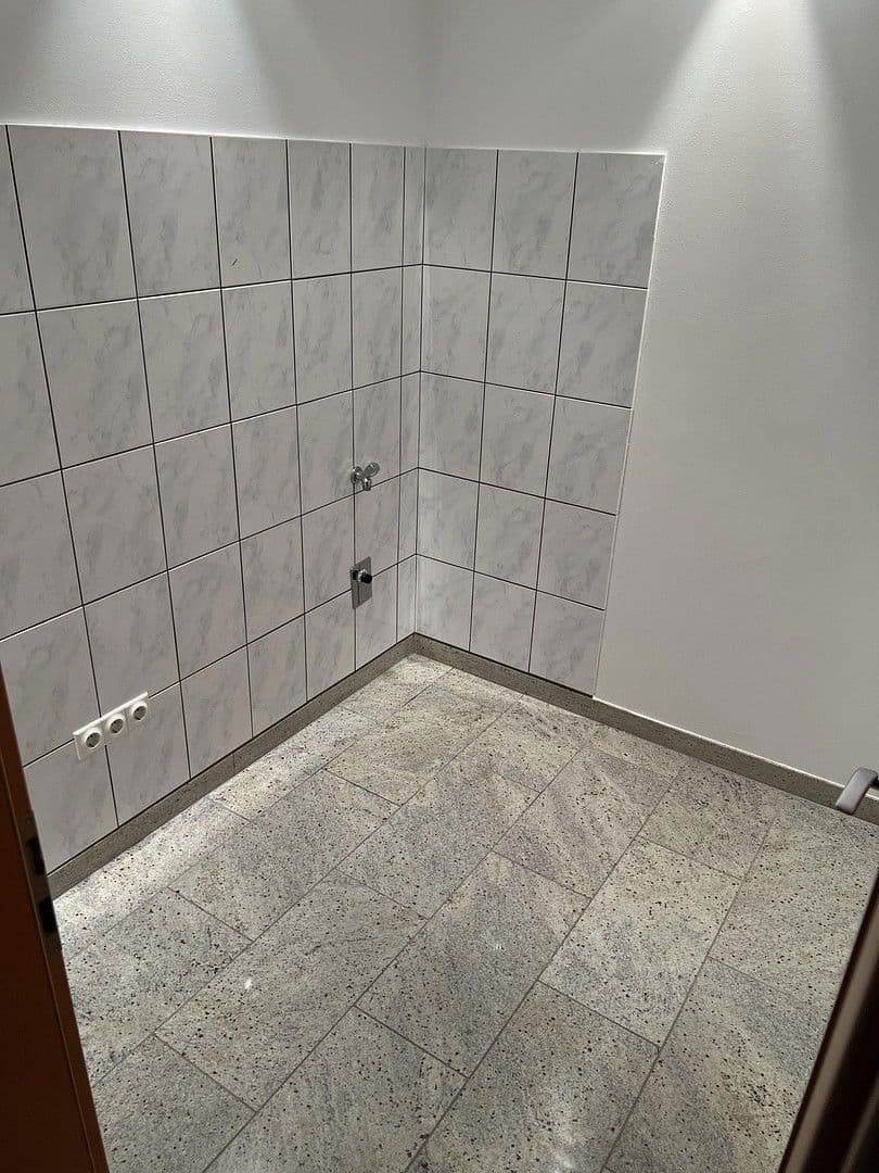 Prenájom bytu 3-izbový 83 m², Köln, Severné Porýnie - Westfálsko Prenájom bytu 3-izbový 83 m², Köln, Severné Porýnie - Westfálsko