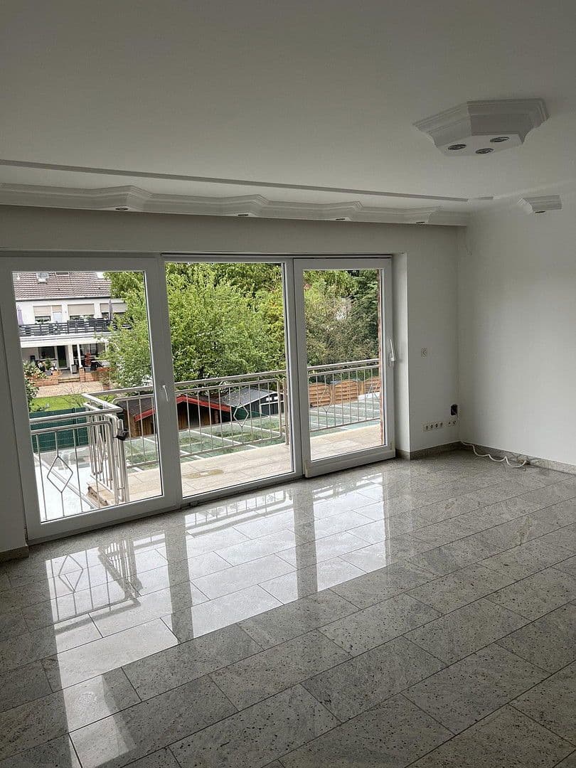 Prenájom bytu 3-izbový 83 m², Köln, Severné Porýnie - Westfálsko Prenájom bytu 3-izbový 83 m², Köln, Severné Porýnie - Westfálsko