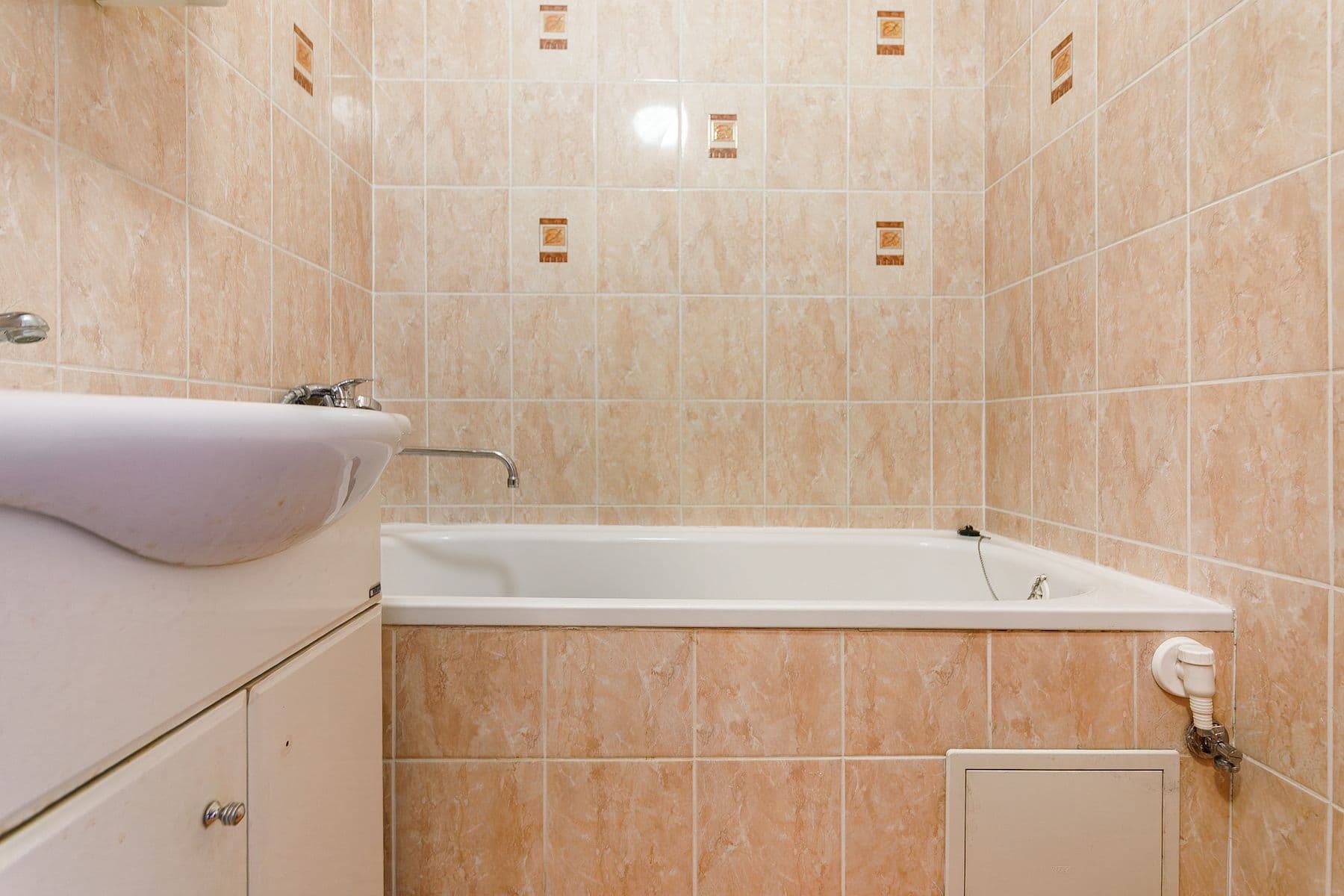 Predaj bytu 2-izbový 55 m², Rumunská, Čelákovice, Středočeský kraj Predaj bytu 2-izbový 55 m², Rumunská, Čelákovice, Středočeský kraj