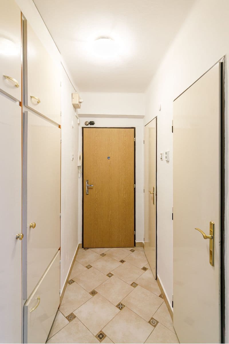 Predaj bytu 2-izbový 55 m², Rumunská, Čelákovice, Středočeský kraj Predaj bytu 2-izbový 55 m², Rumunská, Čelákovice, Středočeský kraj