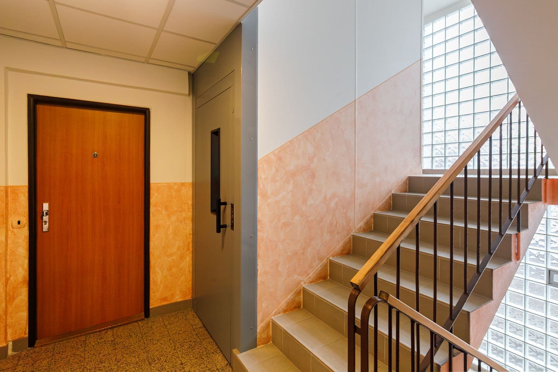 Predaj bytu 2-izbový 55 m², Rumunská, Čelákovice, Středočeský kraj Predaj bytu 2-izbový 55 m², Rumunská, Čelákovice, Středočeský kraj