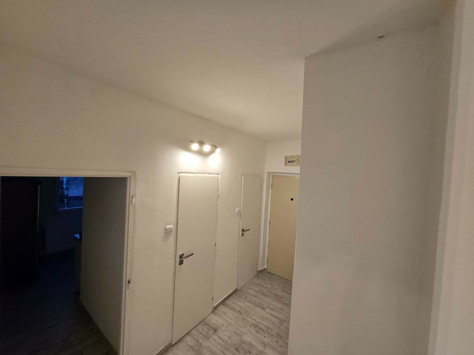 Prenájom bytu 2-izbový 54 m², Beskydská, Frýdek-Místek, Moravskoslezský kraj Prenájom bytu 2-izbový 54 m², Beskydská, Frýdek-Místek, Moravskoslezský kraj