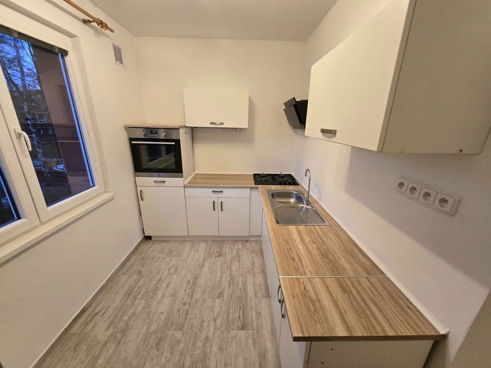 Prenájom bytu 2-izbový 54 m², Beskydská, Frýdek-Místek, Moravskoslezský kraj Prenájom bytu 2-izbový 54 m², Beskydská, Frýdek-Místek, Moravskoslezský kraj