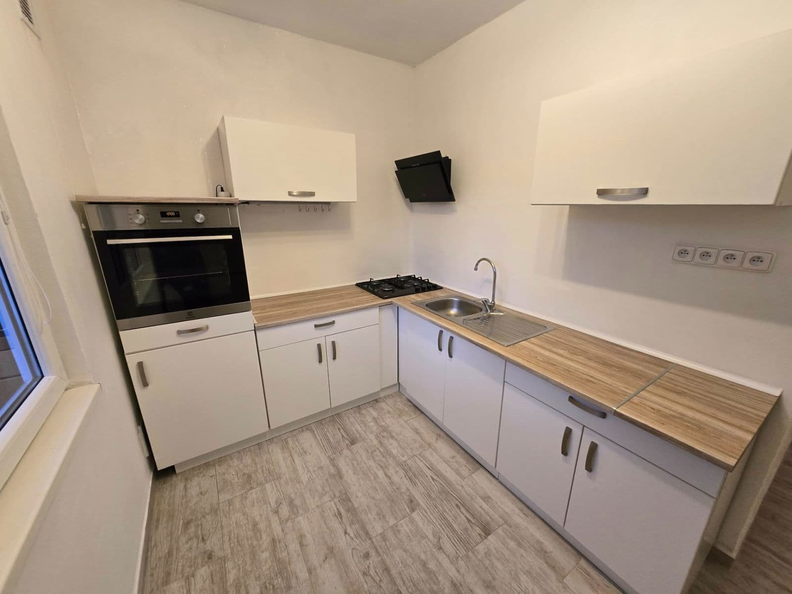 Prenájom bytu 2-izbový 54 m², Beskydská, Frýdek-Místek, Moravskoslezský kraj Prenájom bytu 2-izbový 54 m², Beskydská, Frýdek-Místek, Moravskoslezský kraj