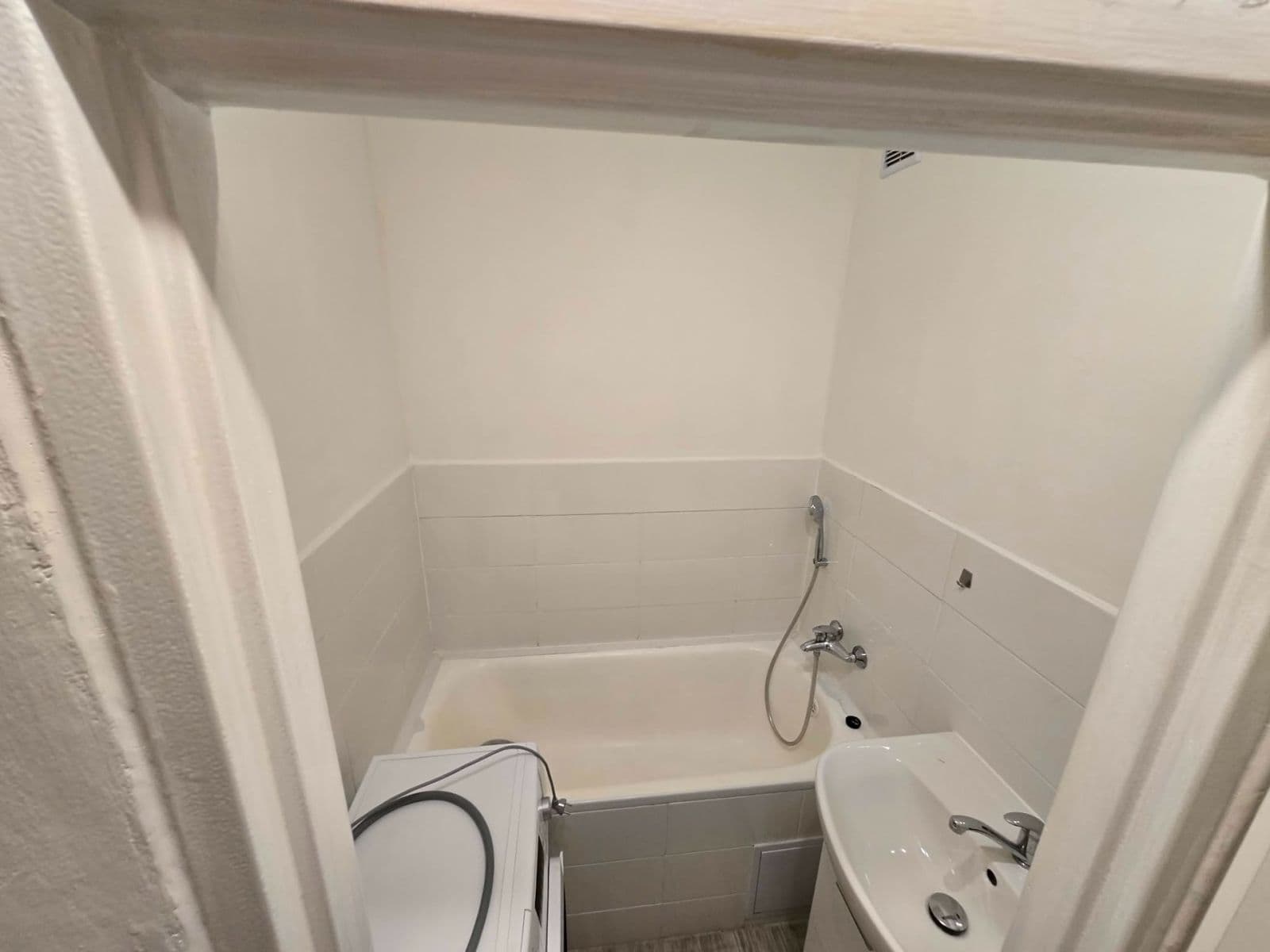 Prenájom bytu 2-izbový 54 m², Beskydská, Frýdek-Místek, Moravskoslezský kraj Prenájom bytu 2-izbový 54 m², Beskydská, Frýdek-Místek, Moravskoslezský kraj