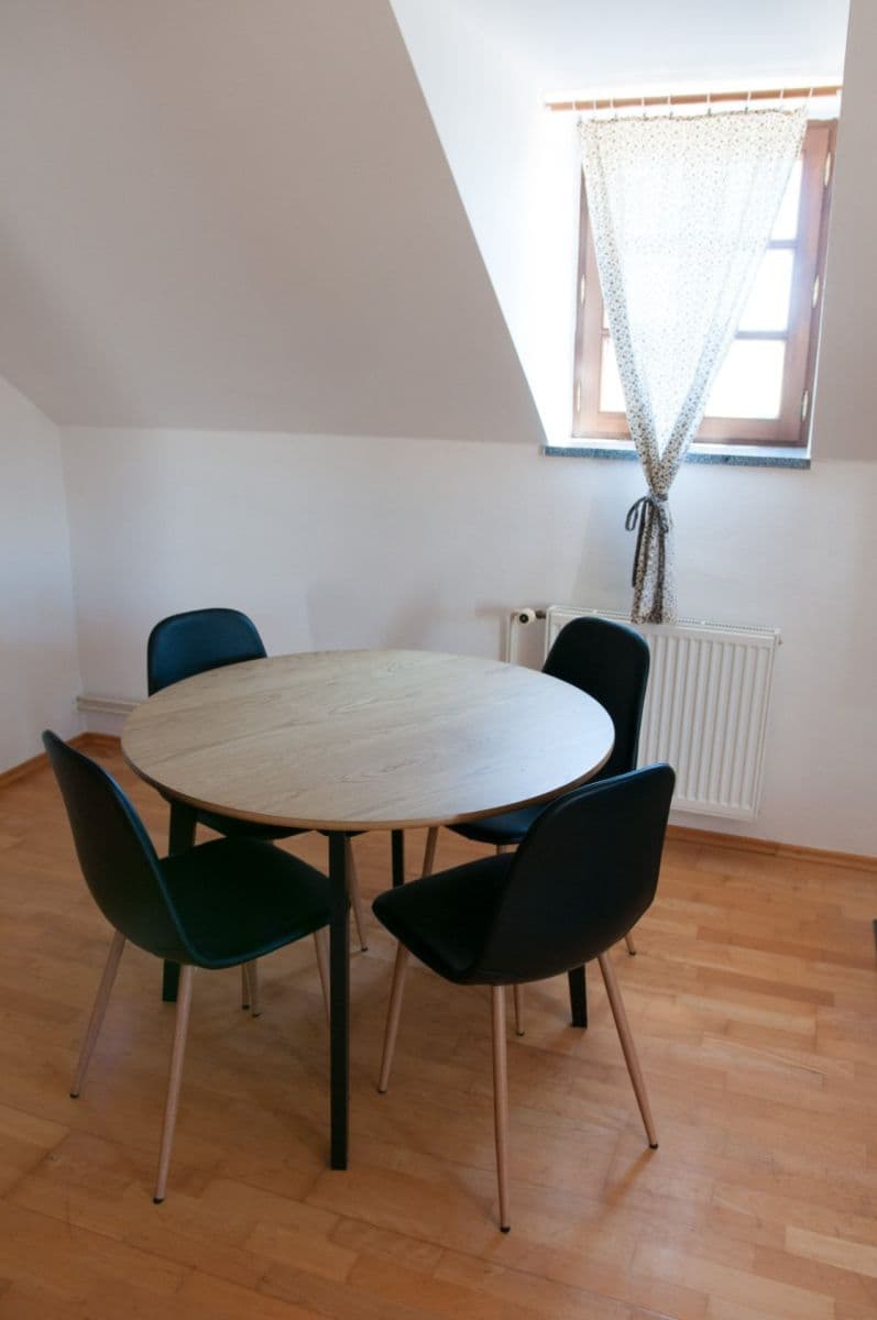 Prenájom bytu 1-izbový 30 m², Palackého, Horní Planá, Jihočeský kraj Prenájom bytu 1-izbový 30 m², Palackého, Horní Planá, Jihočeský kraj