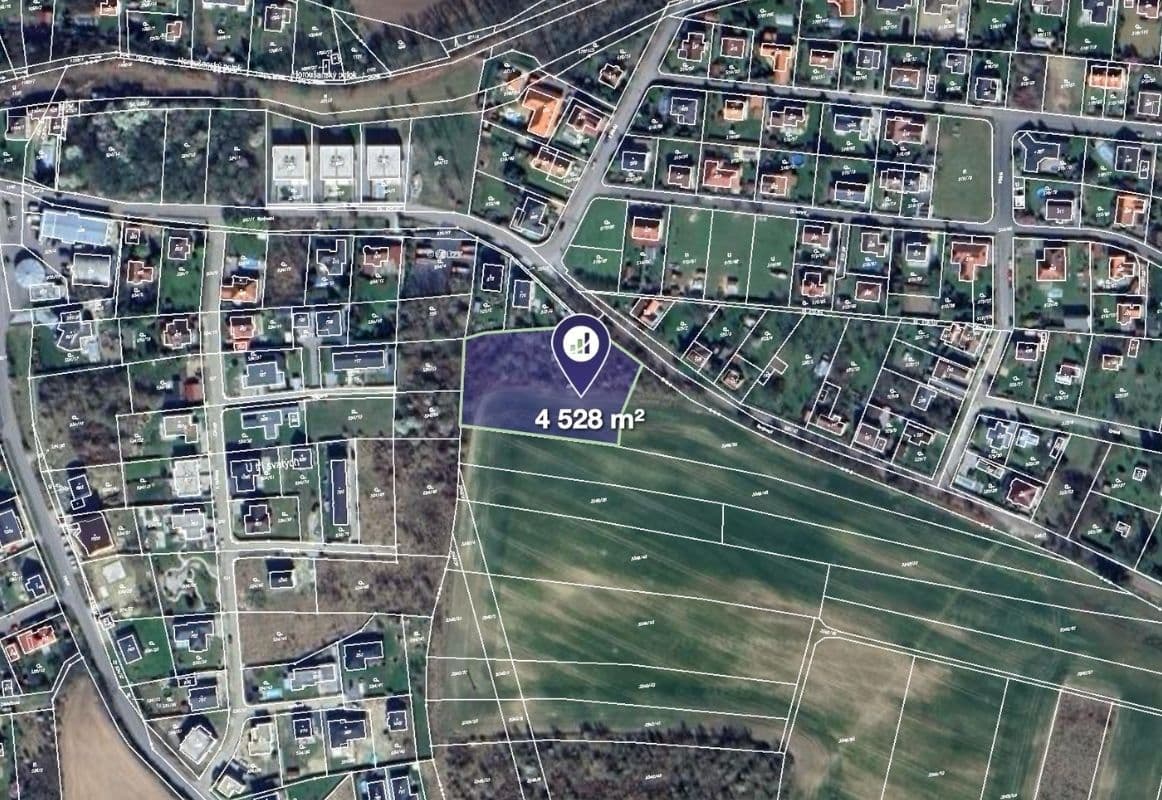 Predaj pozemku 4.528 m², Úvaly, Středočeský kraj Predaj pozemku 4.528 m², Úvaly, Středočeský kraj