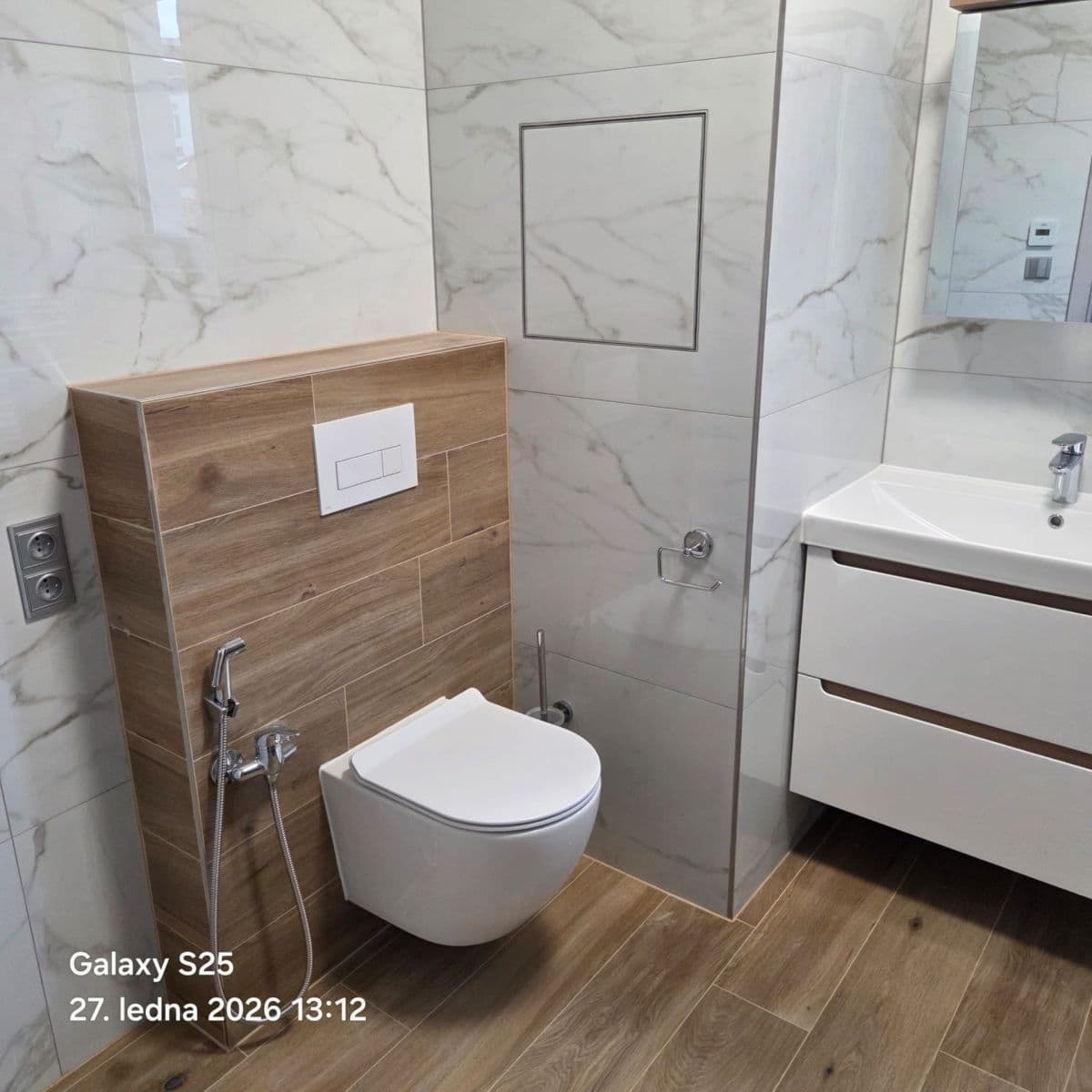 Prenájom bytu 2-izbový 73 m², Podohradská, Praha, Praha Prenájom bytu 2-izbový 73 m², Podohradská, Praha, Praha