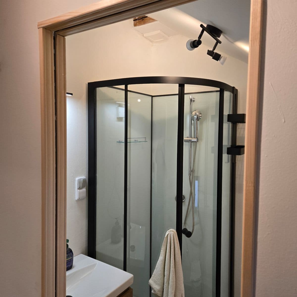 Prenájom bytu 1-izbový 40 m², Janáčkovo nábřeží, Praha, Praha Prenájom bytu 1-izbový 40 m², Janáčkovo nábřeží, Praha, Praha