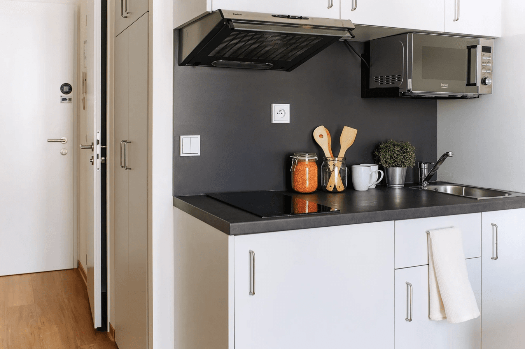 Prenájom bytu 1-izbový 15 m², Na Zátorách, Praha, Praha Prenájom bytu 1-izbový 15 m², Na Zátorách, Praha, Praha