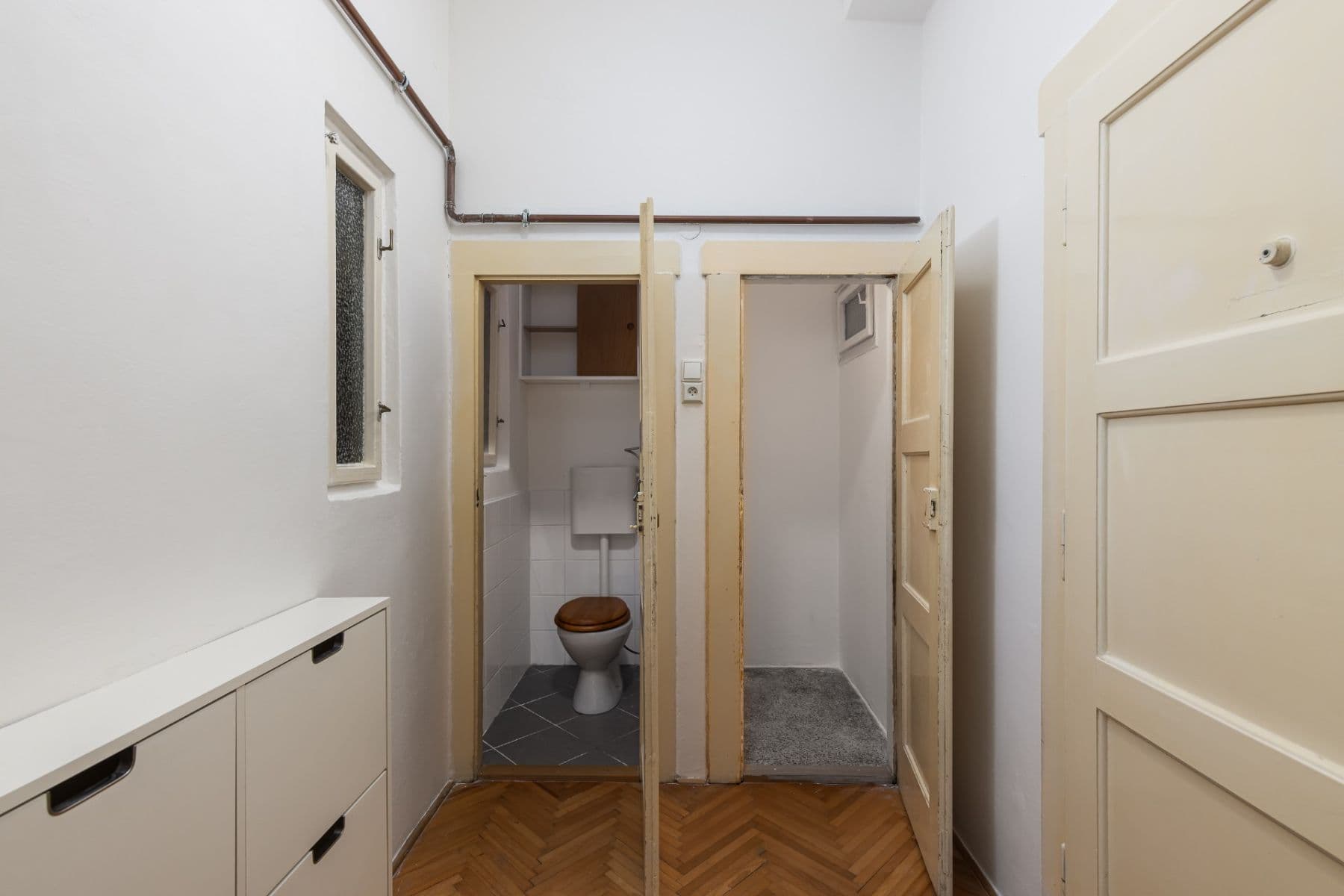 Prenájom bytu 1-izbový 45 m², Zdaru, Praha, Praha Prenájom bytu 1-izbový 45 m², Zdaru, Praha, Praha