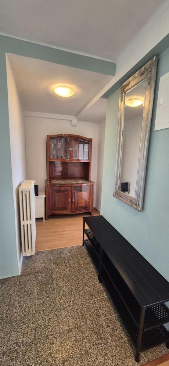 Prenájom bytu 3-izbový 78 m², Nové Mesto, Bratislavský kraj Prenájom bytu 3-izbový 78 m², Nové Mesto, Bratislavský kraj