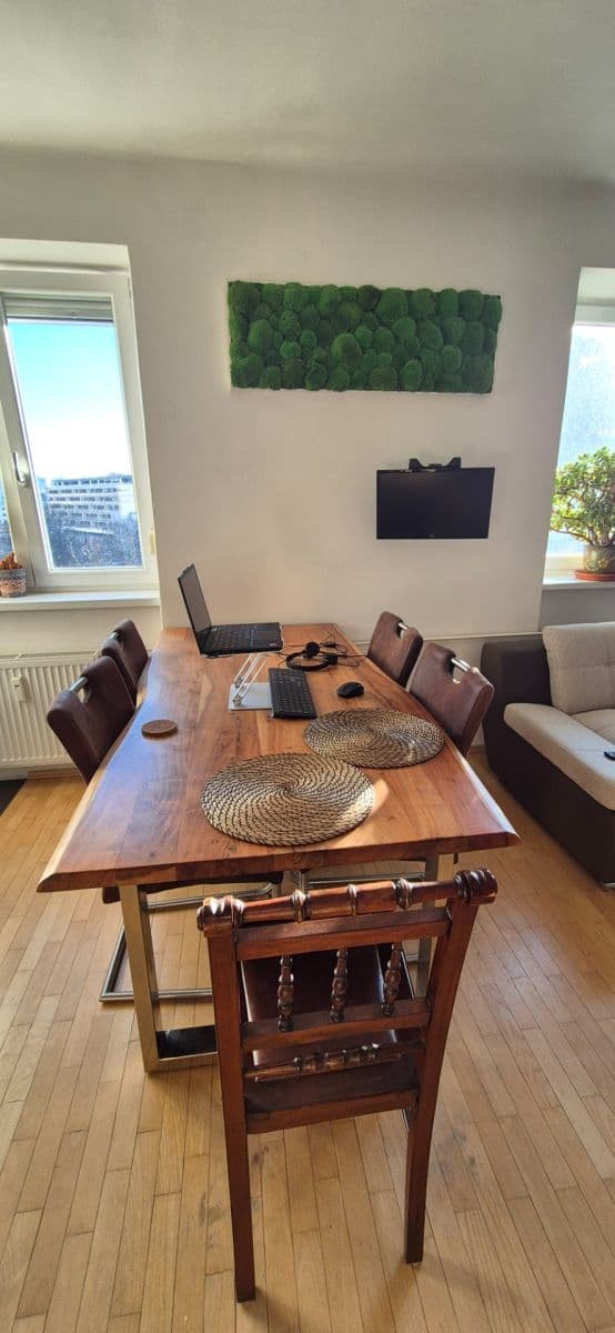 Prenájom bytu 3-izbový 78 m², Nové Mesto, Bratislavský kraj Prenájom bytu 3-izbový 78 m², Nové Mesto, Bratislavský kraj