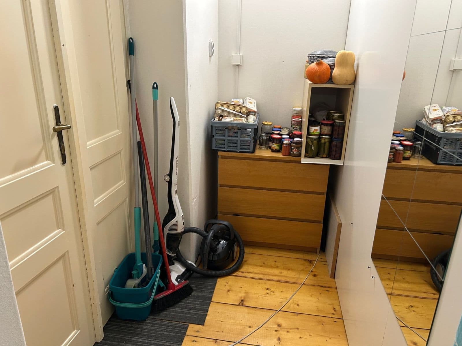 Prenájom bytu 4-izbový 107 m², U cukrovaru, Mladá Boleslav, Středočeský kraj Prenájom bytu 4-izbový 107 m², U cukrovaru, Mladá Boleslav, Středočeský kraj