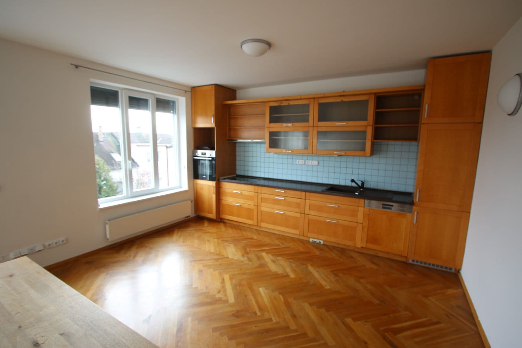 Prenájom bytu 4-izbový 100 m², Mistrovská, Praha, Praha Prenájom bytu 4-izbový 100 m², Mistrovská, Praha, Praha