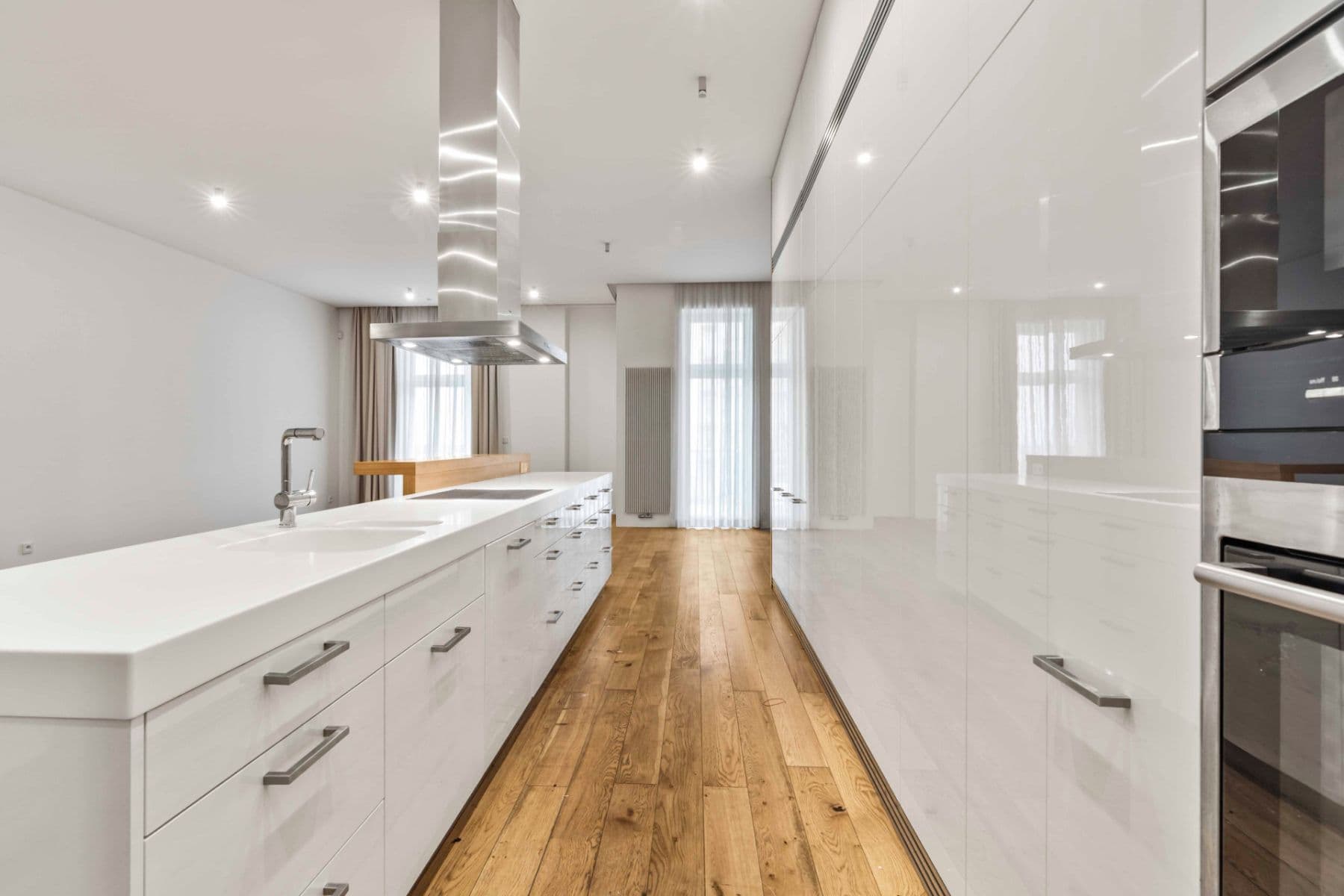 Prenájom bytu 3-izbový 116 m², Laubova, Praha, Praha Prenájom bytu 3-izbový 116 m², Laubova, Praha, Praha