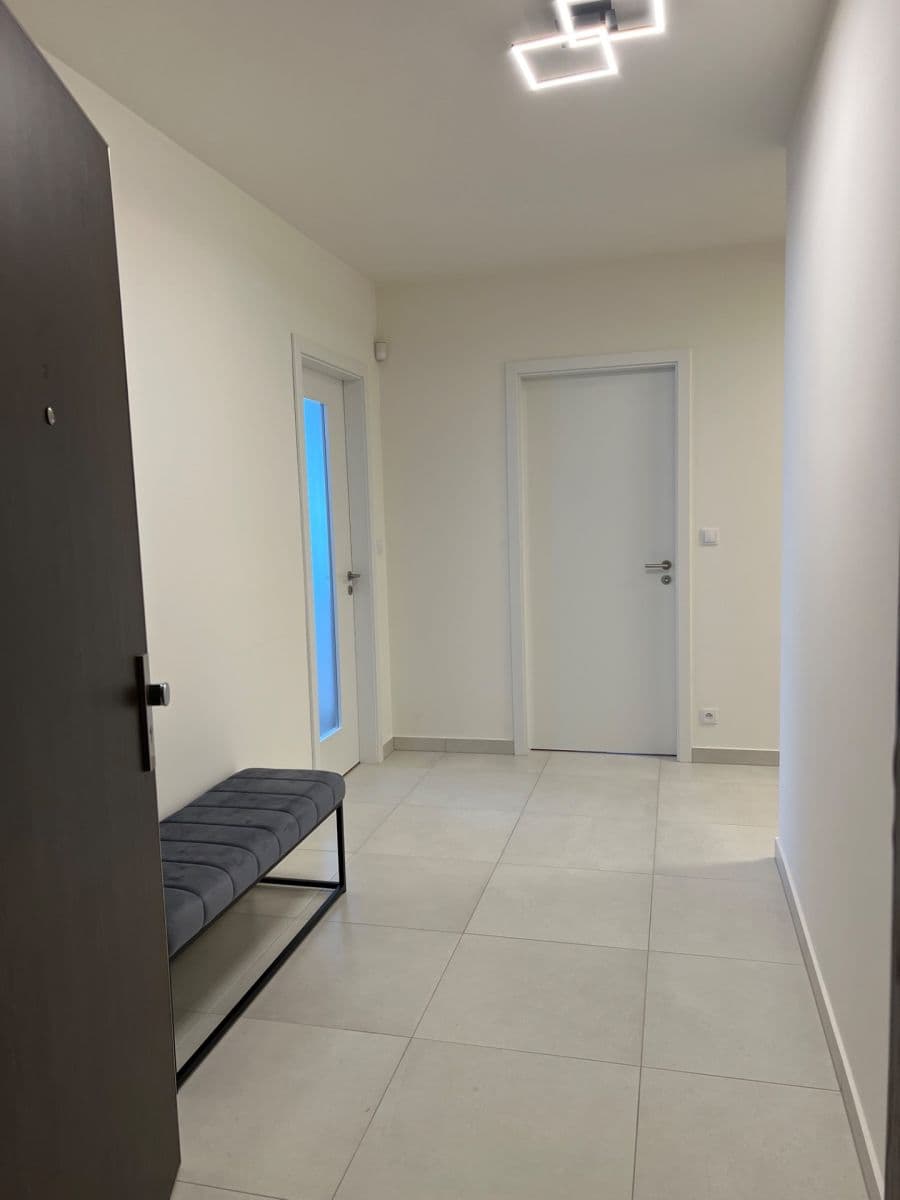 Prenájom bytu 3-izbový 99 m², Pavla Beneše, Praha, Praha Prenájom bytu 3-izbový 99 m², Pavla Beneše, Praha, Praha