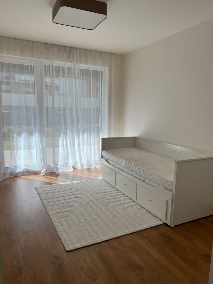 Prenájom bytu 3-izbový 99 m², Pavla Beneše, Praha, Praha Prenájom bytu 3-izbový 99 m², Pavla Beneše, Praha, Praha