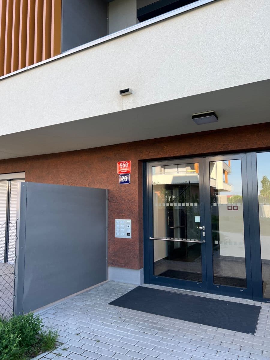 Prenájom bytu 3-izbový 99 m², Pavla Beneše, Praha, Praha Prenájom bytu 3-izbový 99 m², Pavla Beneše, Praha, Praha