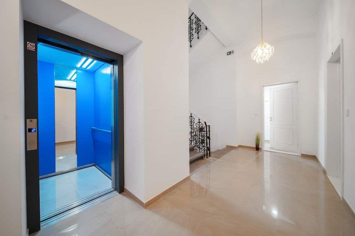 Prenájom bytu 25 m², Varšavská, Praha, Praha Prenájom bytu 25 m², Varšavská, Praha, Praha