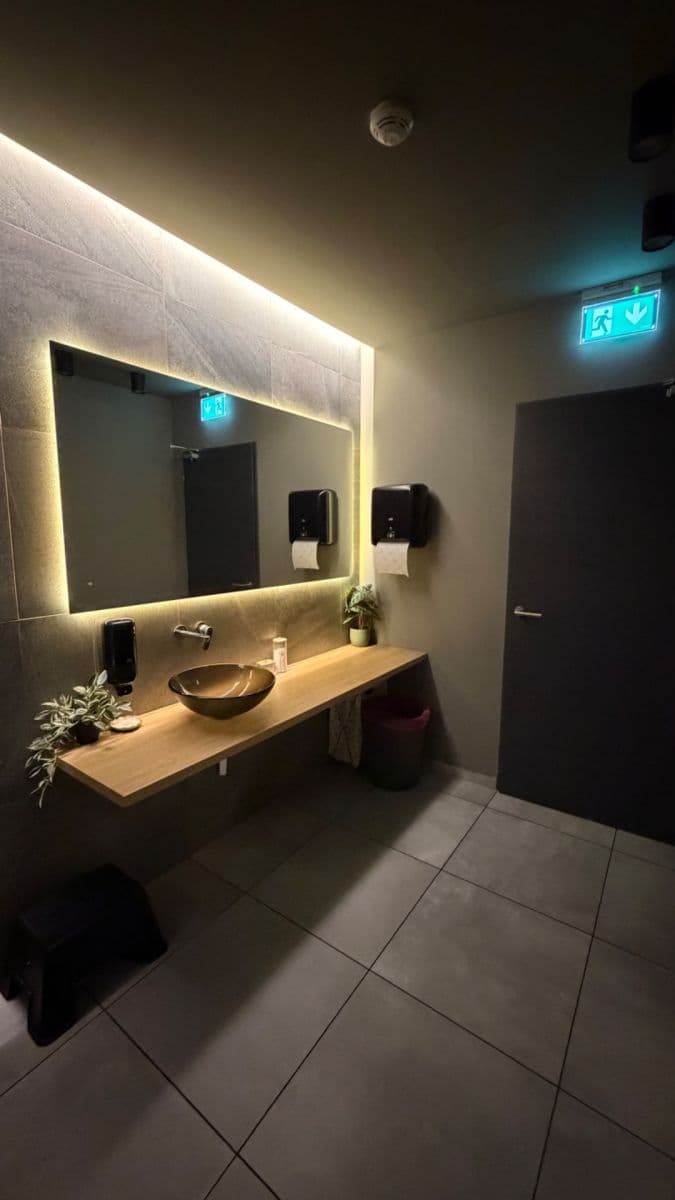 Prenájom nebytového priestoru 200 m², Sokolovská, Praha, Praha Prenájom nebytového priestoru 200 m², Sokolovská, Praha, Praha