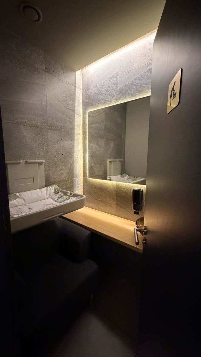 Prenájom nebytového priestoru 200 m², Sokolovská, Praha, Praha Prenájom nebytového priestoru 200 m², Sokolovská, Praha, Praha