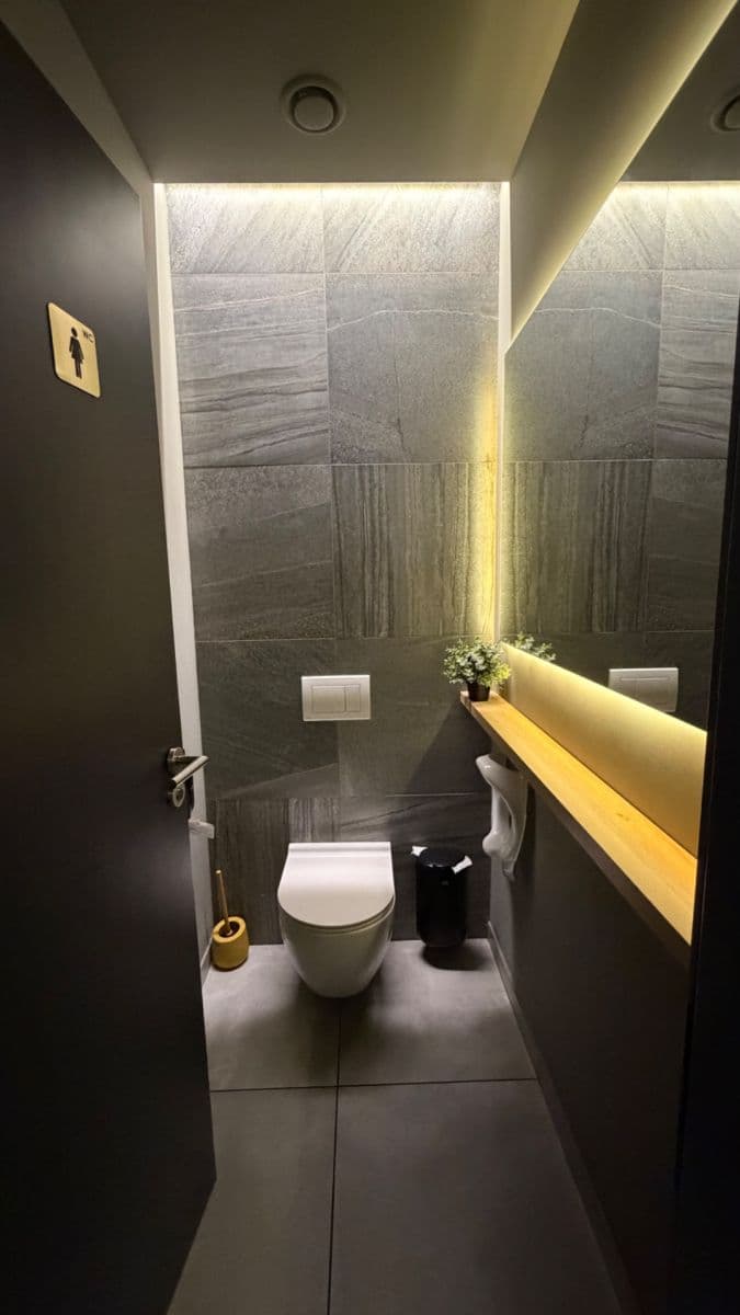 Prenájom nebytového priestoru 200 m², Sokolovská, Praha, Praha Prenájom nebytového priestoru 200 m², Sokolovská, Praha, Praha