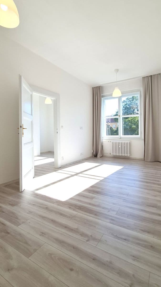 Prenájom bytu 2-izbový 50 m², Na Louži, Praha, Praha Prenájom bytu 2-izbový 50 m², Na Louži, Praha, Praha