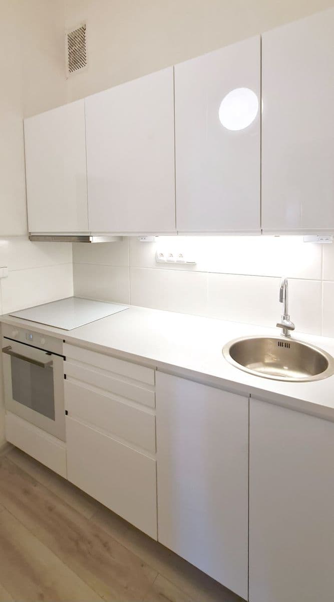 Prenájom bytu 2-izbový 50 m², Na Louži, Praha, Praha Prenájom bytu 2-izbový 50 m², Na Louži, Praha, Praha