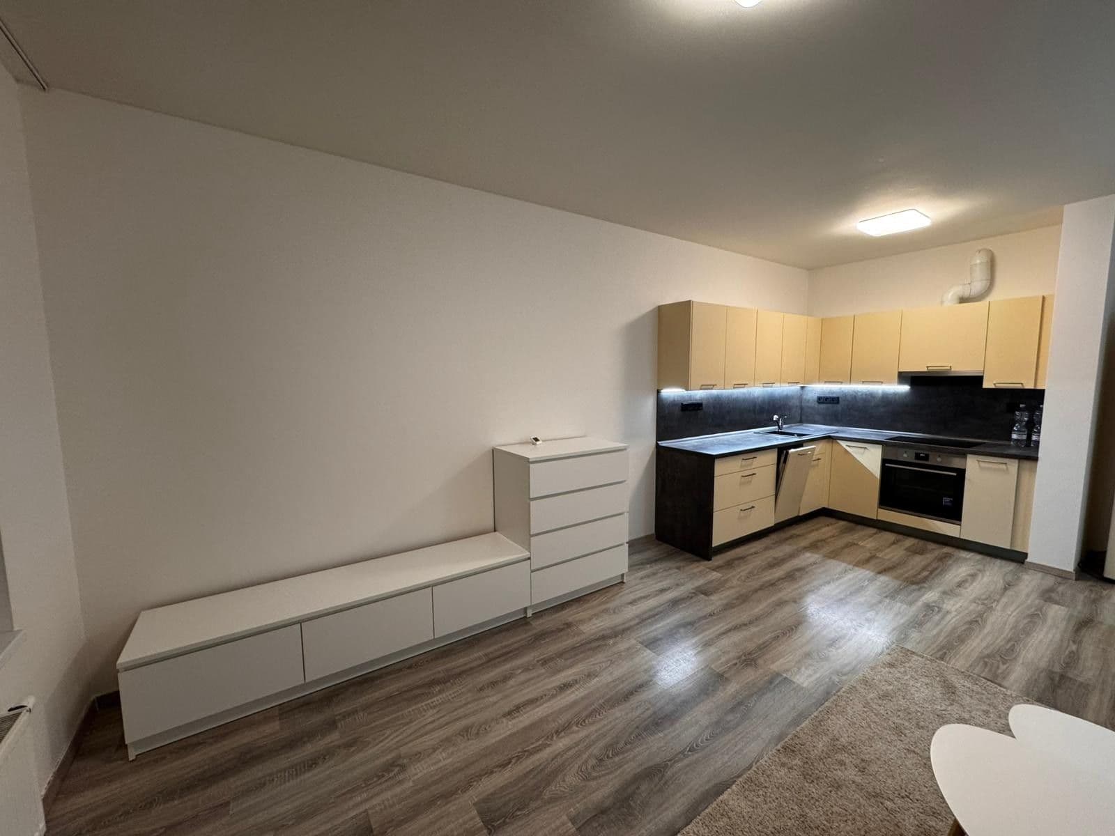 Prenájom bytu 2-izbový 57 m², Lehovecká, Praha, Praha Prenájom bytu 2-izbový 57 m², Lehovecká, Praha, Praha