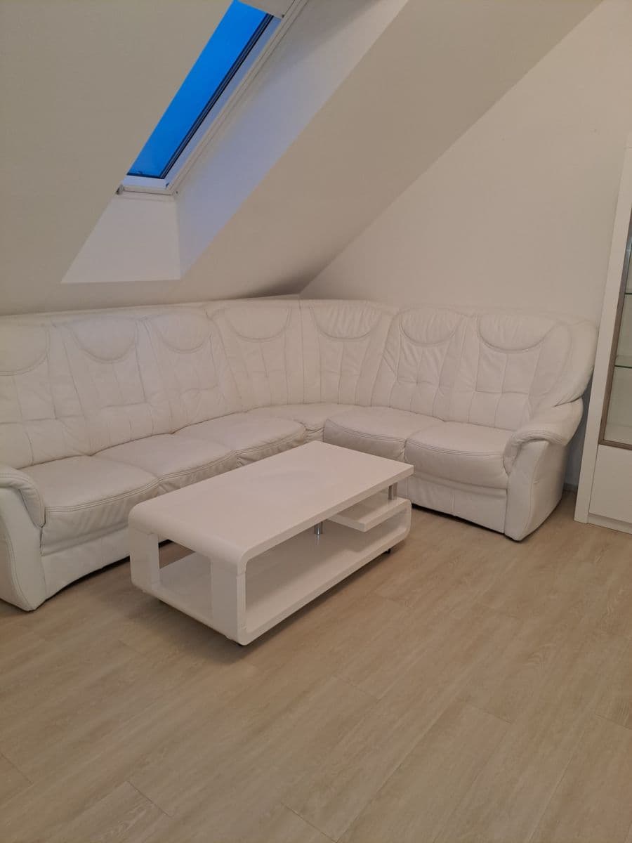 Prenájom bytu 2-izbový 65 m², Na Zahrádkách, Šlapanice, Jihomoravský kraj Prenájom bytu 2-izbový 65 m², Na Zahrádkách, Šlapanice, Jihomoravský kraj