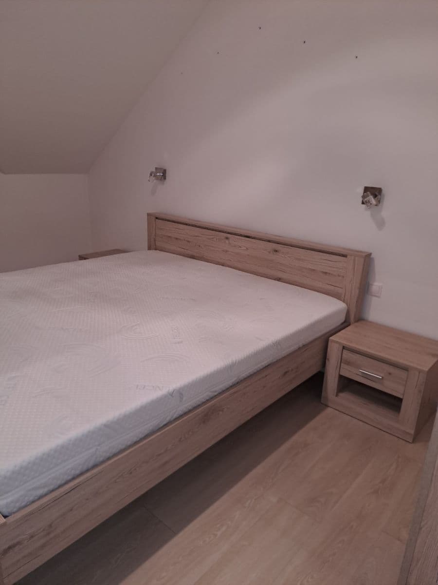 Prenájom bytu 2-izbový 65 m², Na Zahrádkách, Šlapanice, Jihomoravský kraj Prenájom bytu 2-izbový 65 m², Na Zahrádkách, Šlapanice, Jihomoravský kraj