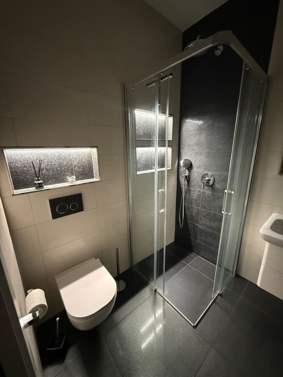 Prenájom bytu 2-izbový 53 m², U Svobodárny, Praha, Praha Prenájom bytu 2-izbový 53 m², U Svobodárny, Praha, Praha