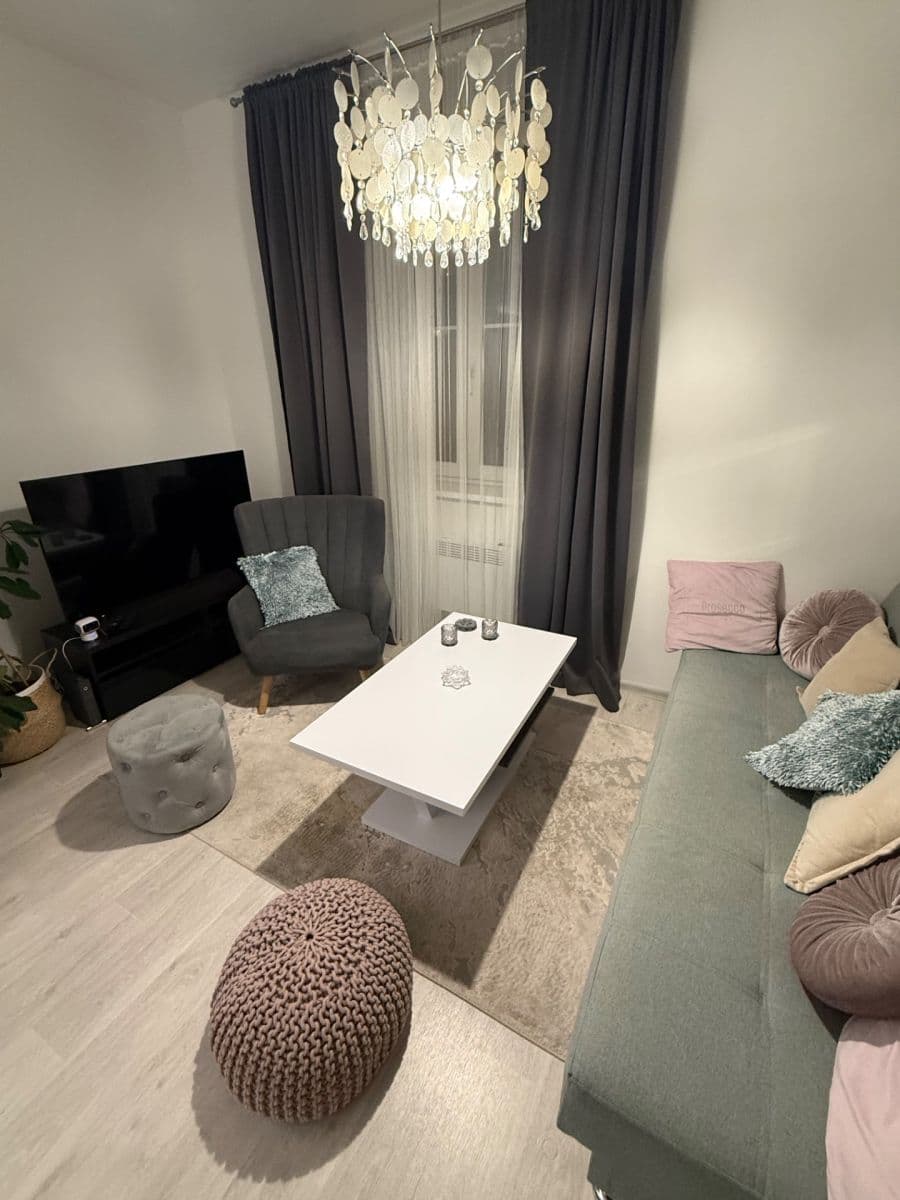 Prenájom bytu 2-izbový 53 m², U Svobodárny, Praha, Praha Prenájom bytu 2-izbový 53 m², U Svobodárny, Praha, Praha